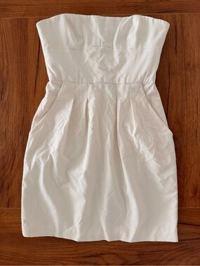 BCBG MAXAZRIA Strapless off White Mini Dress